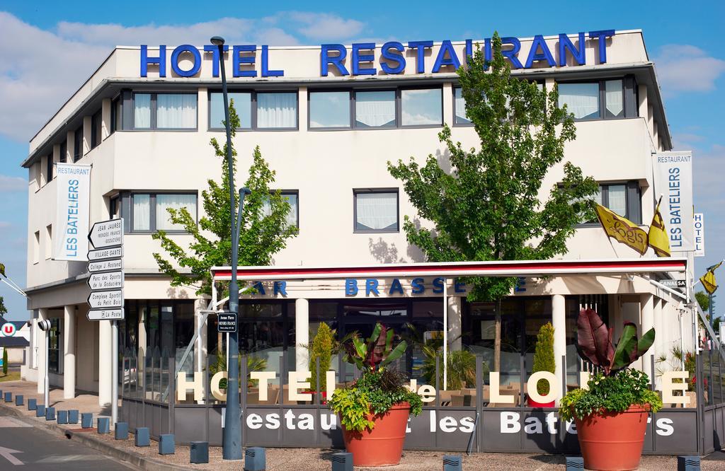 Hotel De Loire Et Restaurant Les Bateliers Trélazé Exterior foto